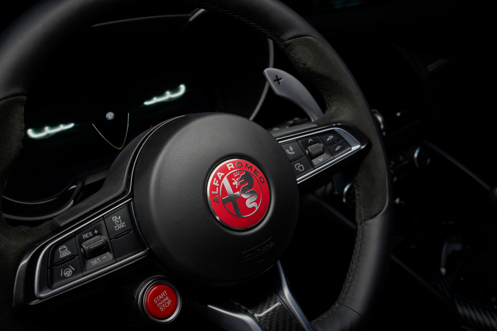 SMALL_GiuliaQuadrifoglioLunaRossa (4)